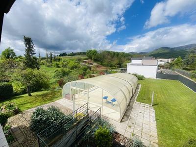 Villa - 303 m² - 8 pièces