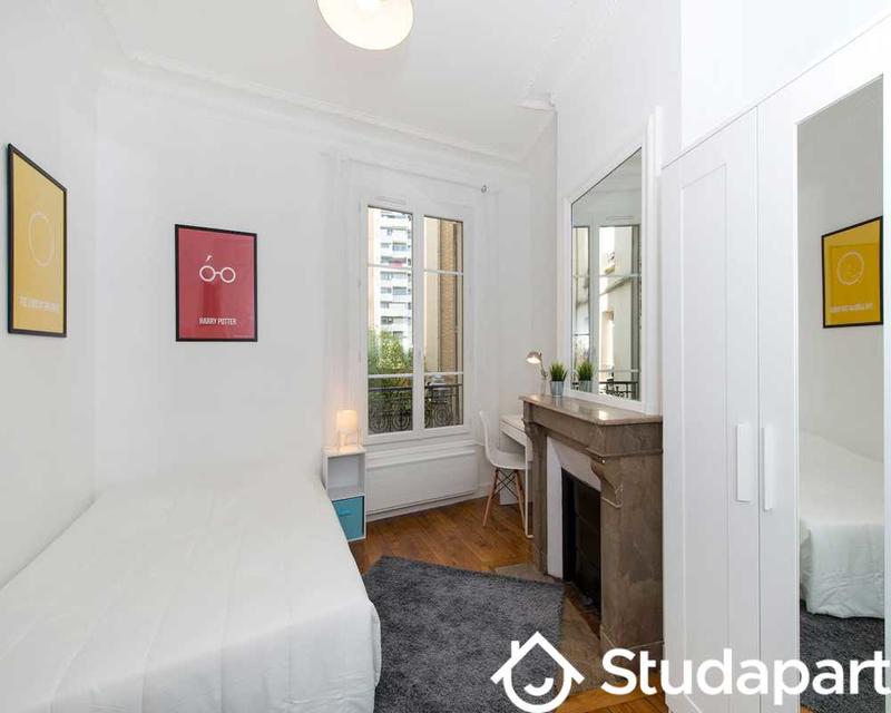 Chambre - 80 m² - 1 pièce