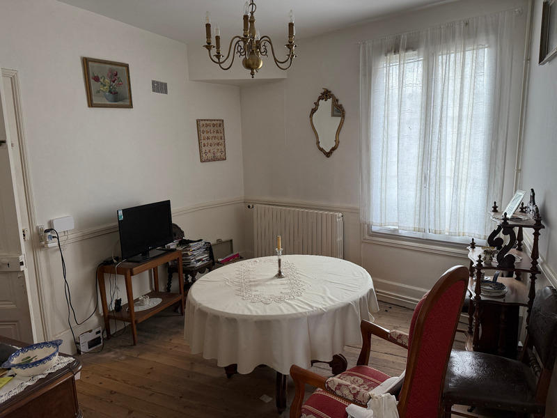 Maison - 200 m² - 8 pièces