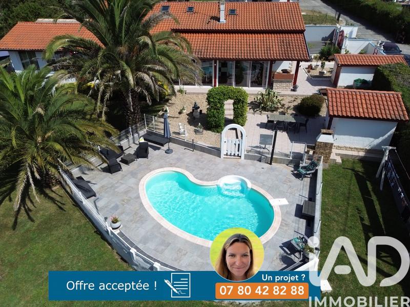 Maison - 194 m² - 9 pièces