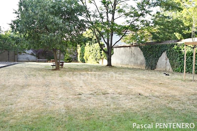 Appartement - 99 m² - 4 pièces