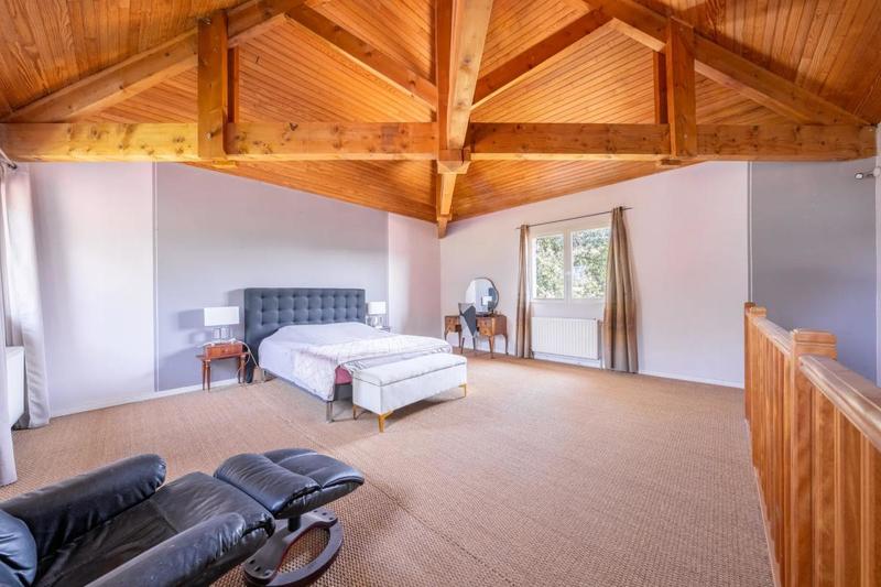 Maison - 288 m² - 7 pièces