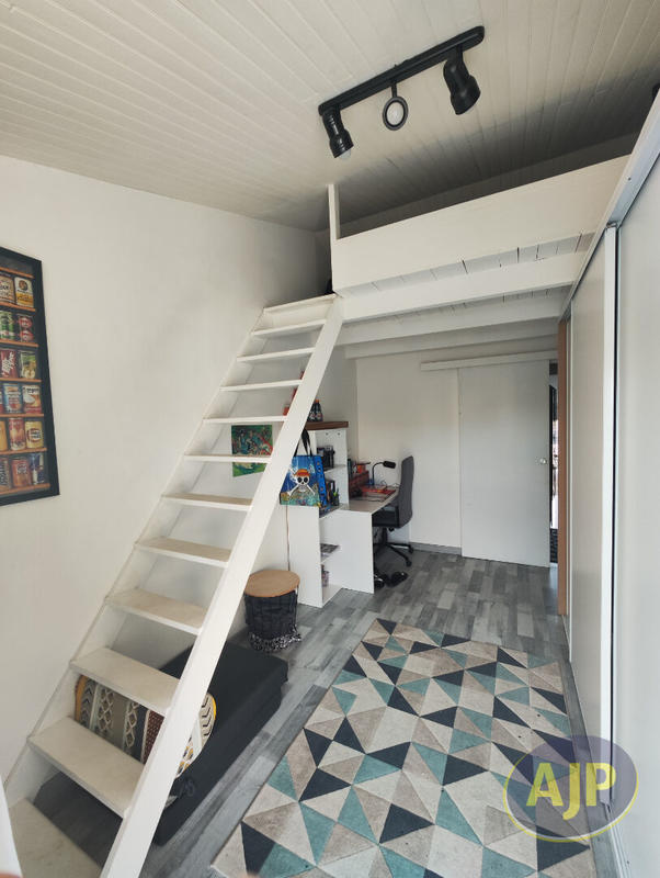 Maison - 90 m² - 5 pièces