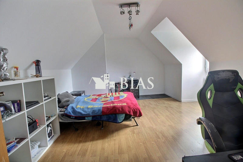 Maison - 90 m² - 5 pièces