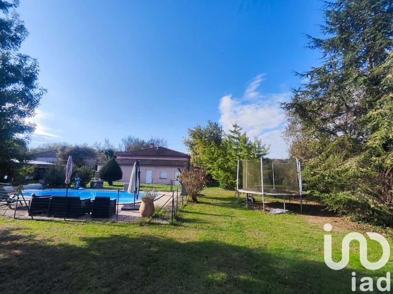 Maison - 372 m² - 12 pièces