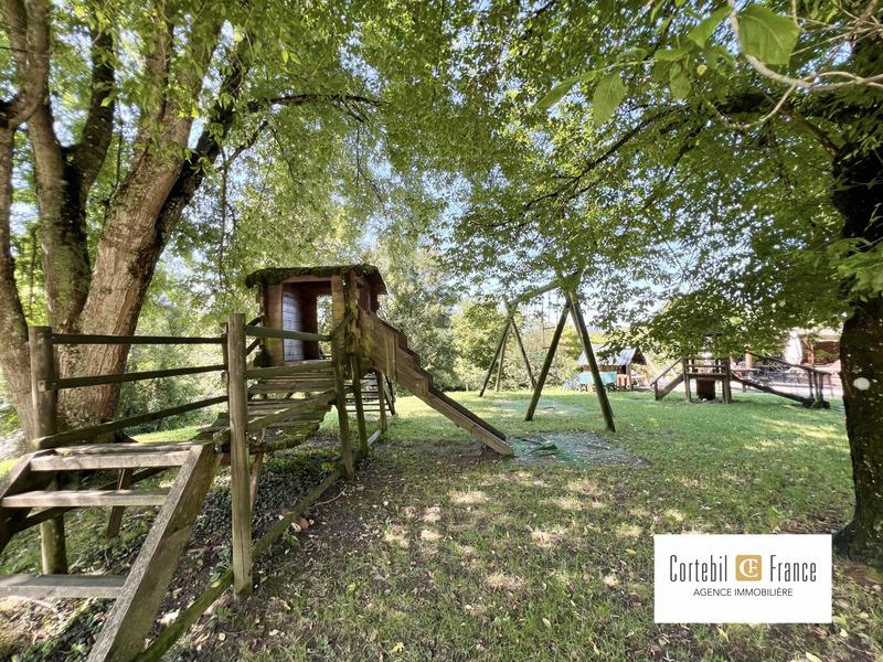 Ferme - 300 m² - 5 pièces