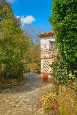 Villa - 337 m² - 15 pièces