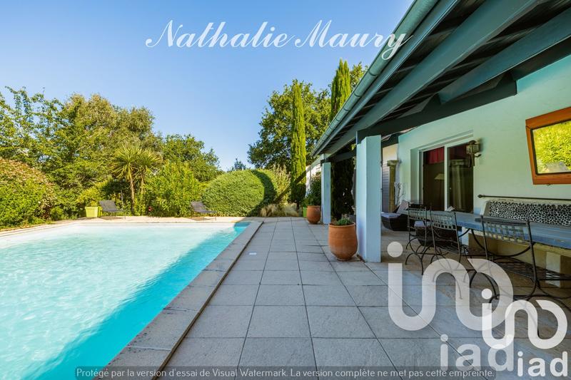 Maison - 240 m² - 7 pièces