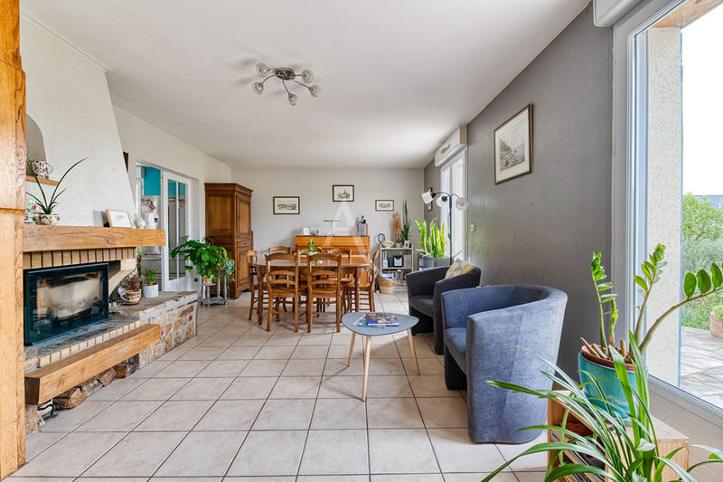 Maison - 184 m² - 10 pièces