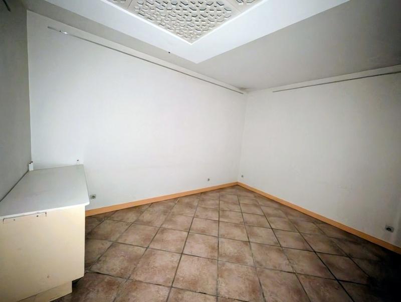 Fonds de commerce - Local commercial - 75 m²