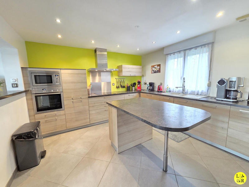 Maison - 110 m² - 4 pièces