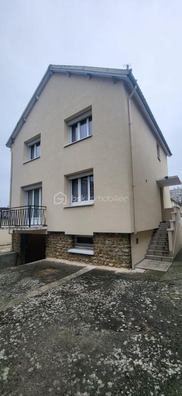 Maison traditionnelle - 95 m² - 5 pièces