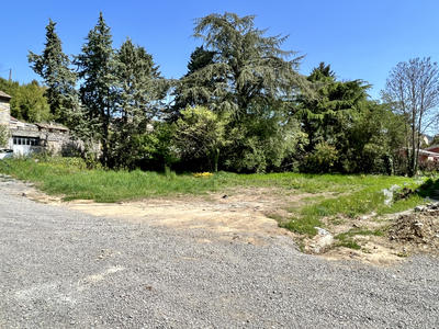 Terrain - 1 200 m²