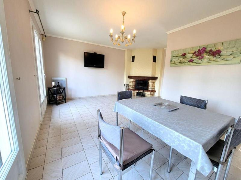 Maison - 200 m² - 7 pièces