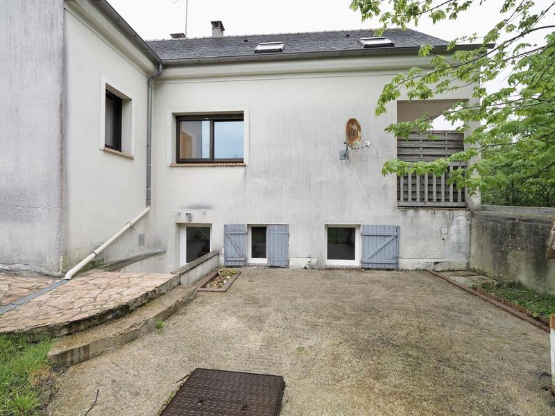 Maison - 250 m² - 13 pièces
