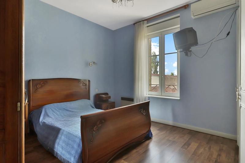 Maison - 217 m² - 10 pièces