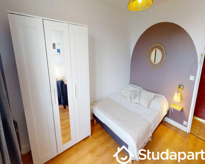 Chambre - 80 m² - 1 pièce