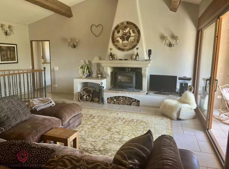 Propriété - 420 m² - 12 pièces