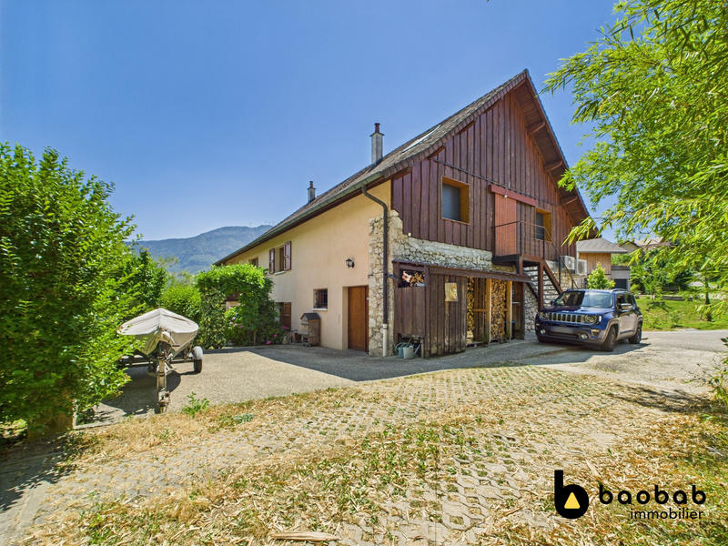 Maison - 320 m² - 12 pièces