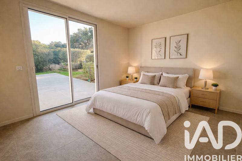 Maison - 220 m² - 8 pièces