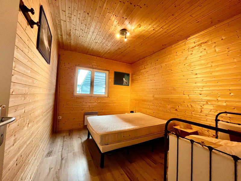 Hangar - 570 m² - 4 pièces