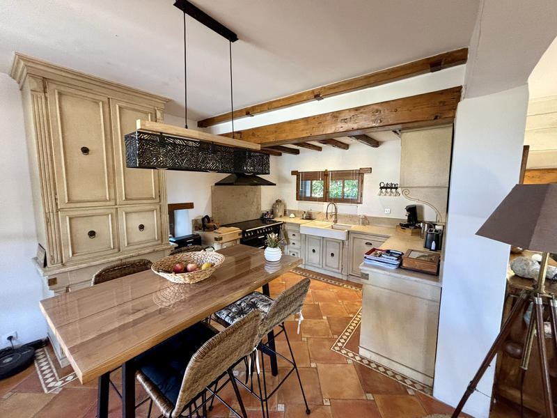 Mas - 260 m² - 12 pièces