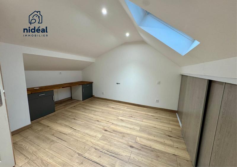 Maison - 95 m² - 6 pièces