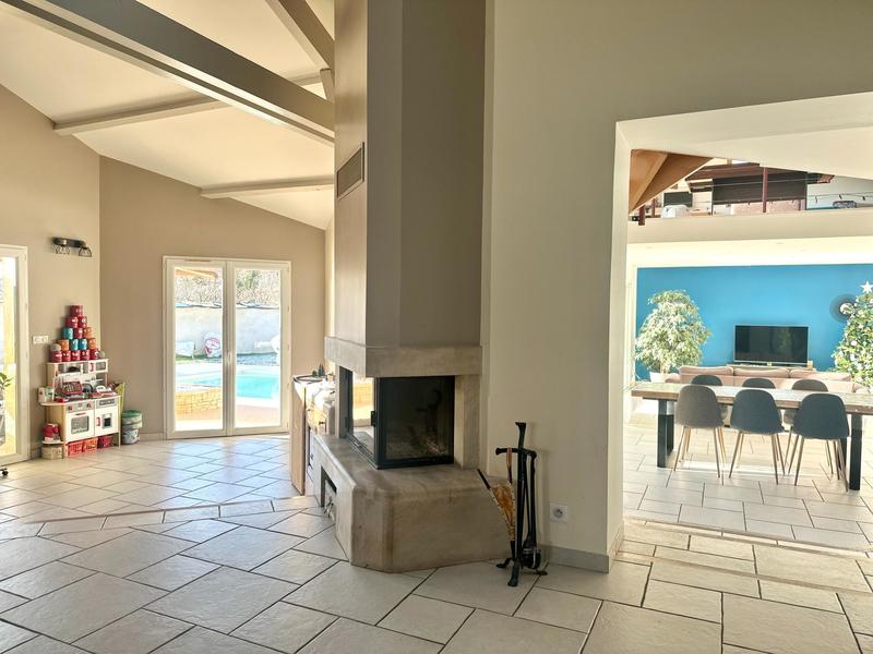 Maison - 185 m² - 6 pièces