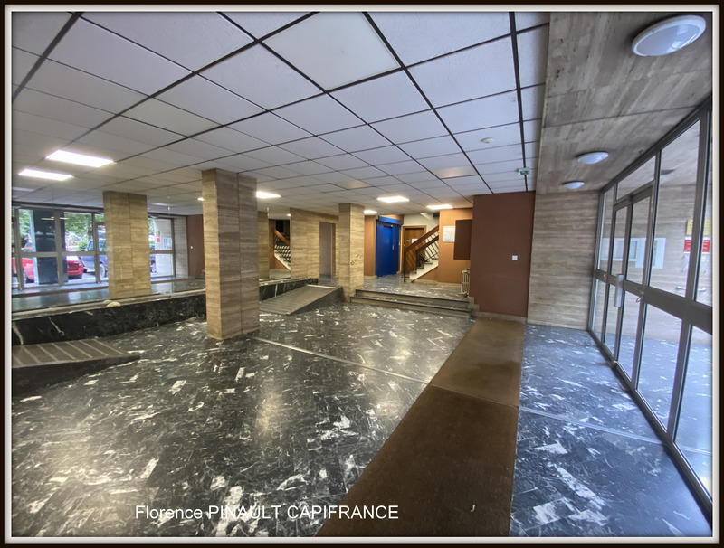 Local d'activité / Entrepôt - 42 m² - 3 pièces