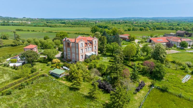 Maison de maîtres - 752 m² - 18 pièces