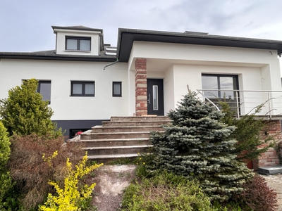 Maison - 166 m² - 5 pièces