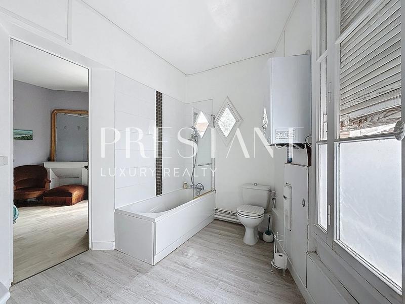 Maison - 204 m² - 8 pièces