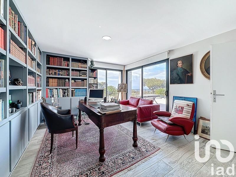 Maison - 247 m² - 7 pièces