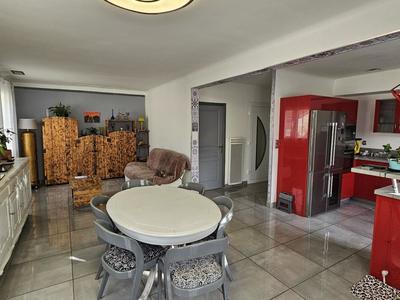 Maison - 87 m² - 5 pièces