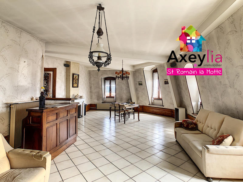 Appartement - 200 m² - 6 pièces