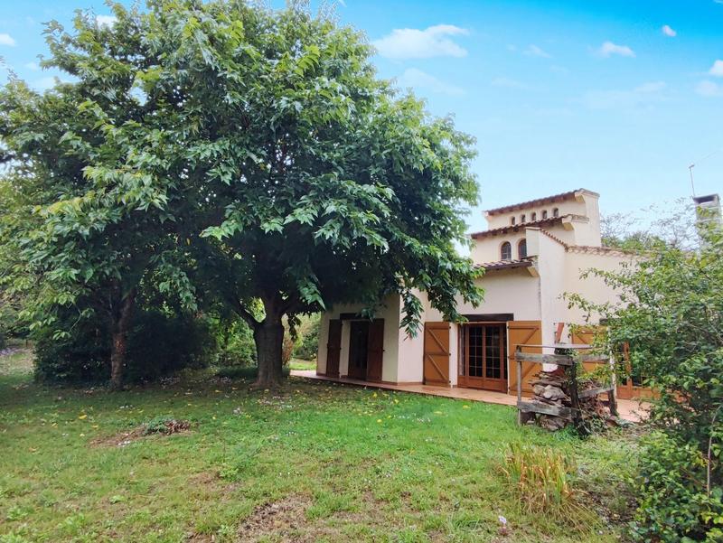 Maison - 226 m² - 7 pièces