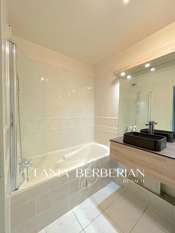 Appartement - 82 m² - 3 pièces