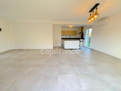 Maison - 101 m² - 4 pièces