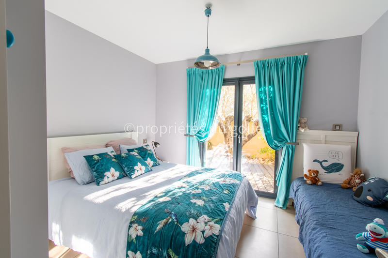 Maison - 210 m² - 9 pièces