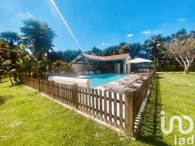 Maison - 210 m² - 7 pièces