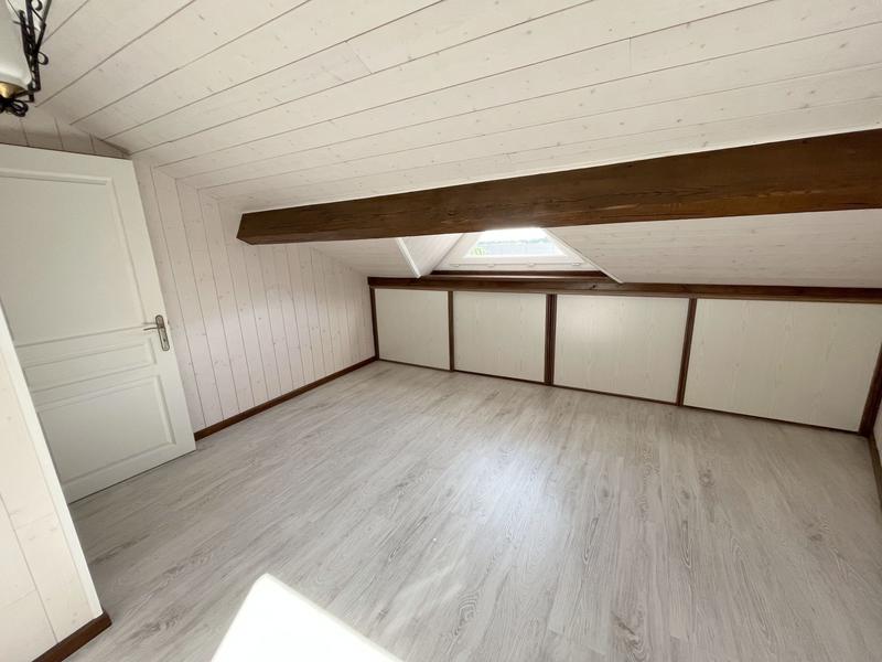 Villa - 115 m² - 9 pièces