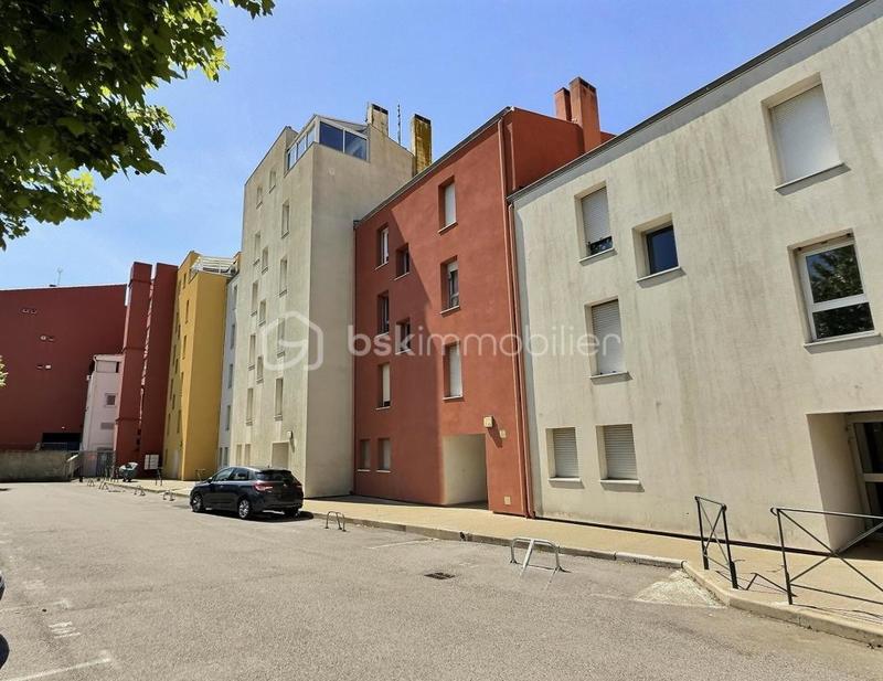 Studio - 15 m² - 1 pièce