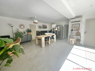 Maison - 95 m² - 4 pièces