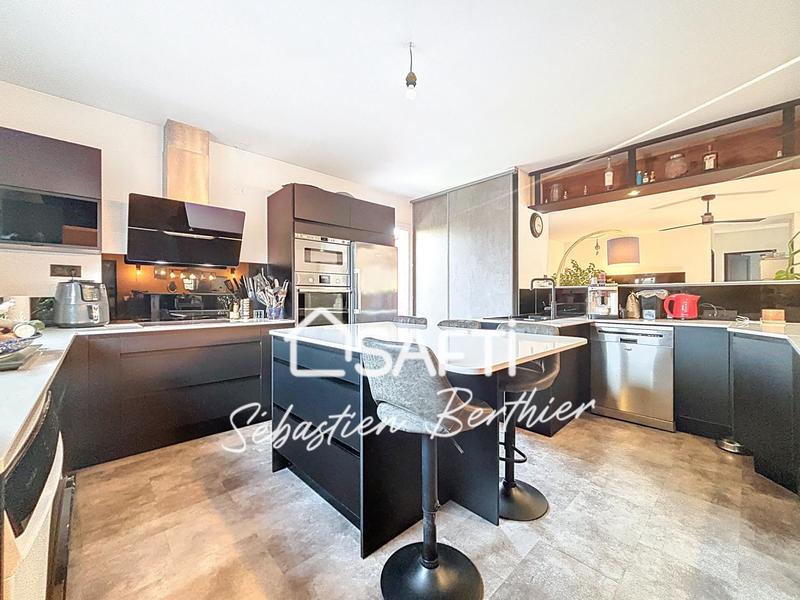 Maison - 150 m² - 5 pièces