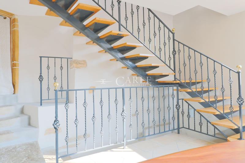 Maison - 208 m² - 7 pièces