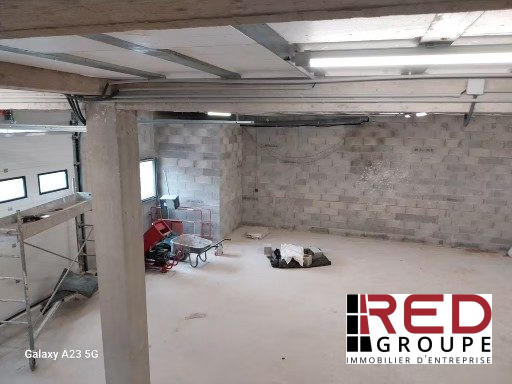 Entrepôt - 230 m²