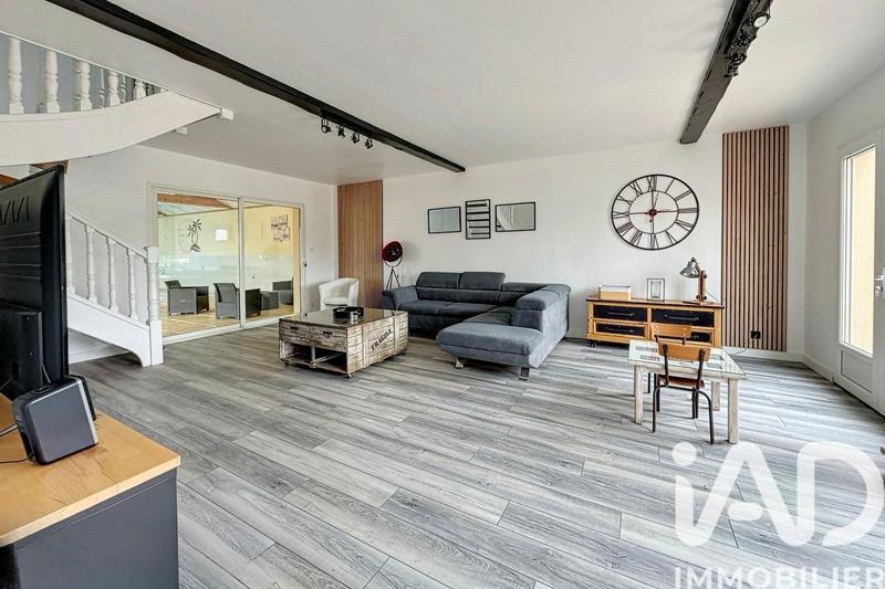 Maison - 240 m² - 7 pièces