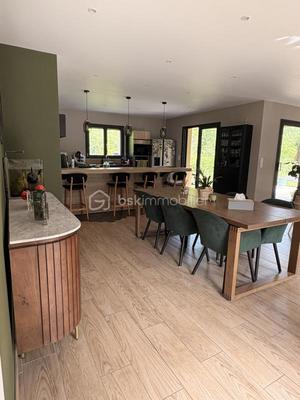 Pavillon - 180 m² - 8 pièces