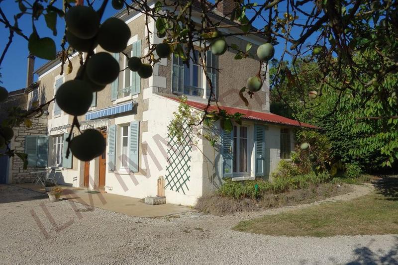 Maison de village - 87 m² - 4 pièces