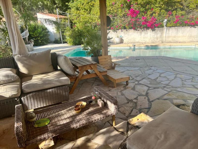 Maison - 220 m² - 9 pièces